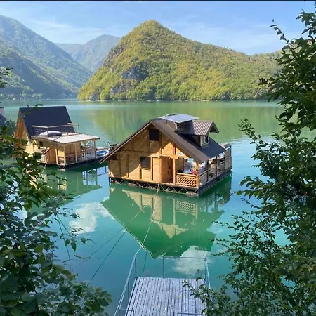 Splav Horizont Ferienhaus